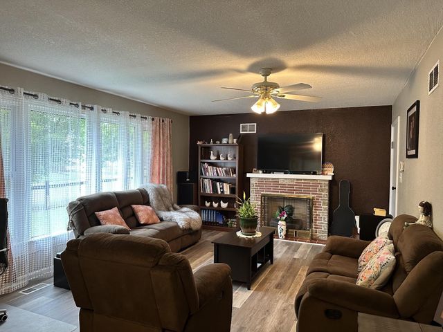 1842 N Estelle, Wichita, KS 67214