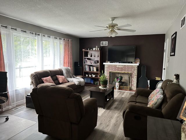1842 N Estelle, Wichita, KS 67214