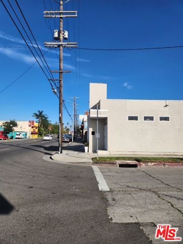 5806 3rd Avenue, Los Angeles, CA 90043