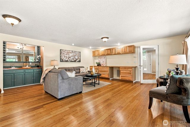 28222 183rd Avenue SE, Kent, WA 98042