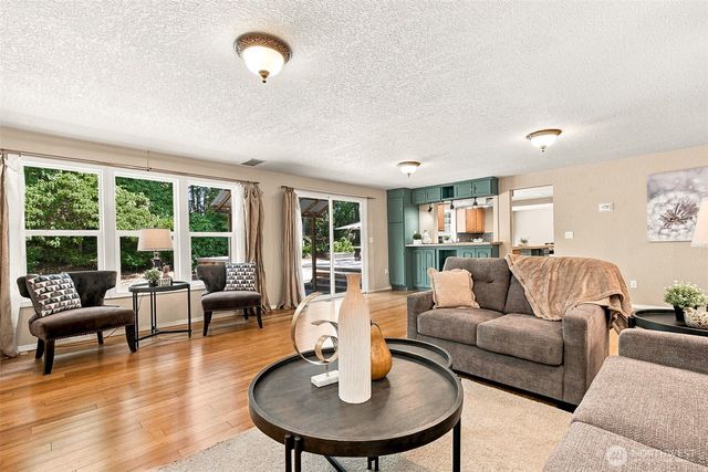 28222 183rd Avenue SE, Kent, WA 98042