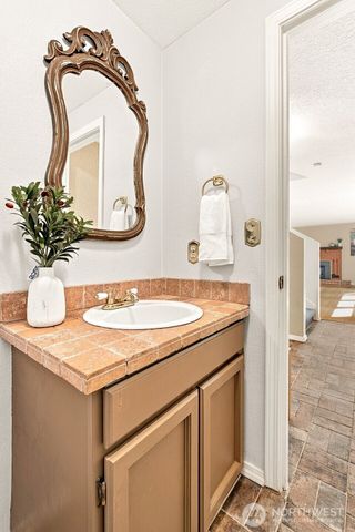 28222 183rd Avenue SE, Kent, WA 98042
