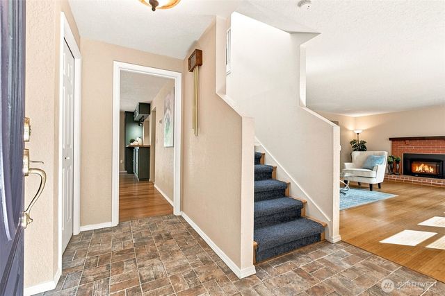 28222 183rd Avenue SE, Kent, WA 98042