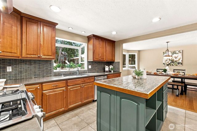 28222 183rd Avenue SE, Kent, WA 98042