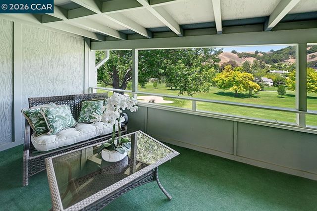 3136 Tice Creek Dr 5, Walnut Creek, CA 94595