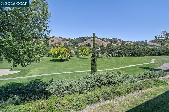 3136 Tice Creek Dr 5, Walnut Creek, CA 94595