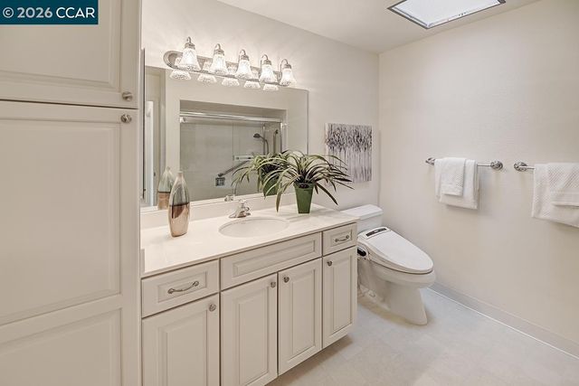 3136 Tice Creek Dr 5, Walnut Creek, CA 94595