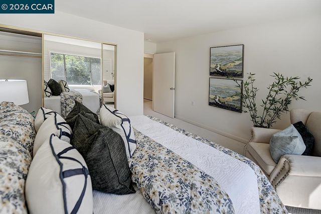 3136 Tice Creek Dr 5, Walnut Creek, CA 94595