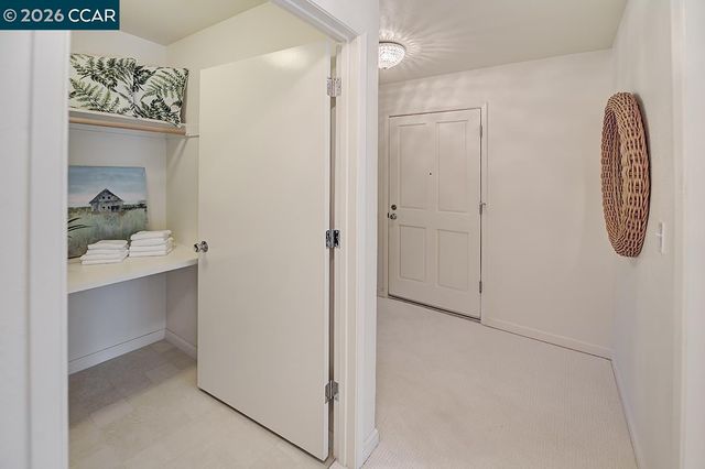 3136 Tice Creek Dr 5, Walnut Creek, CA 94595