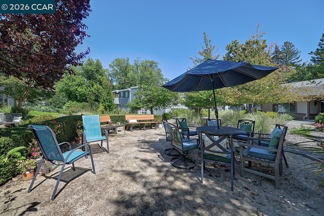 3136 Tice Creek Dr 5, Walnut Creek, CA 94595