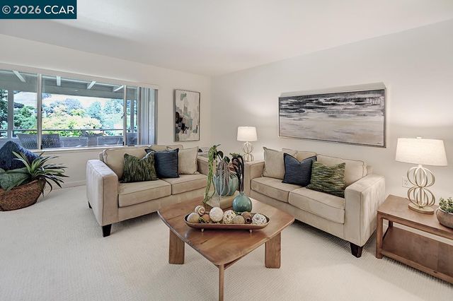 3136 Tice Creek Dr 5, Walnut Creek, CA 94595