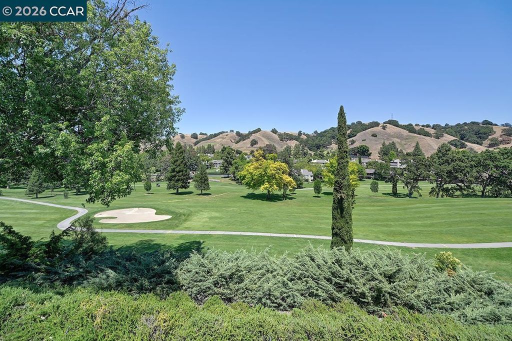 3136 Tice Creek Dr 5, Walnut Creek, CA 94595