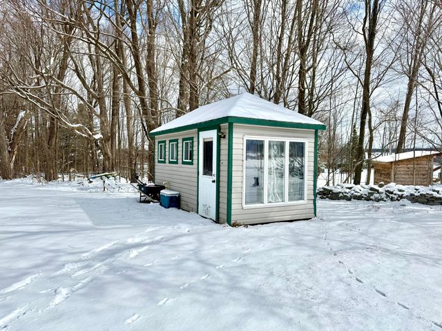 16 Gonyea Road, Altona, NY 12910