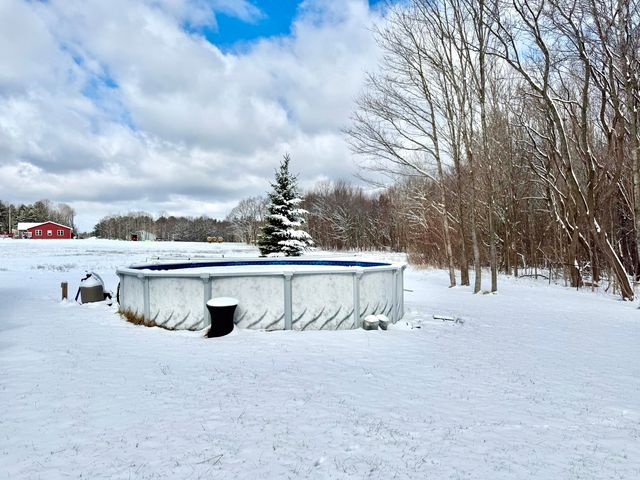 16 Gonyea Road, Altona, NY 12910