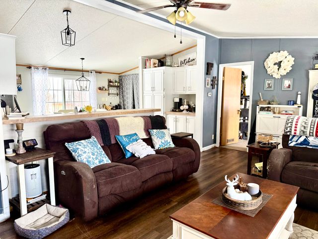 16 Gonyea Road, Altona, NY 12910