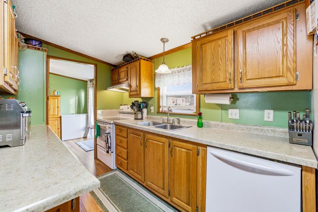 8592 Gleaner Court, Zeeland, MI 49464