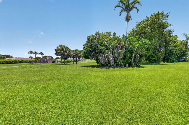 19600 Sedgefield Terrace, Boca Raton, FL 33498