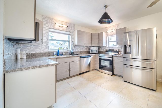 7101 Hope Street, Hollywood, FL 33024