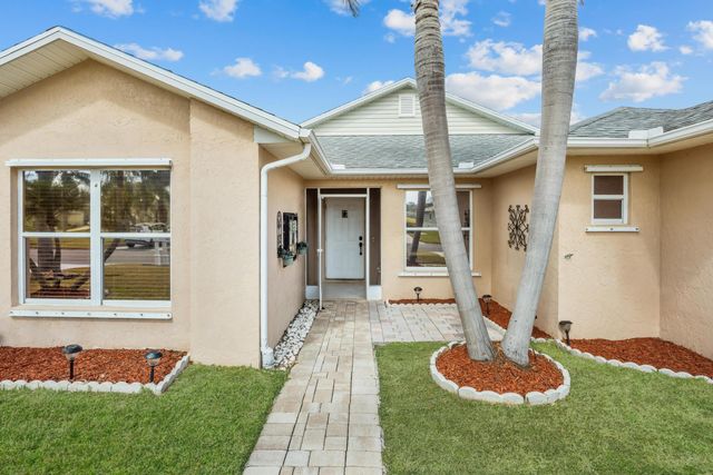 5925 Foxtail Way, Fort Pierce, FL 34982