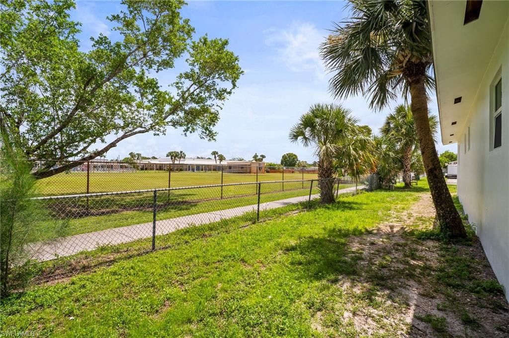 2316 Bayside ST, NAPLES, FL 34112 — photo 5
