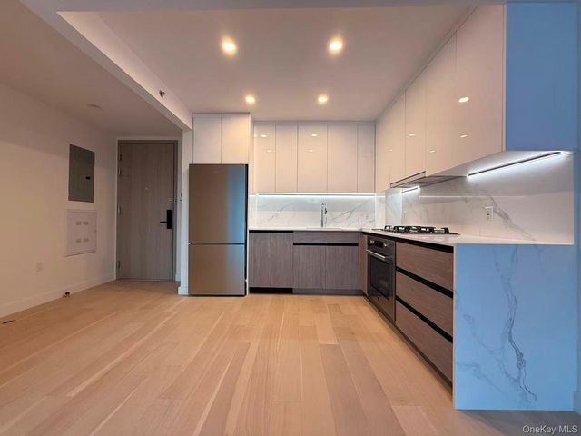 14449 Northern Boulevard 402, Flushing, NY 11354