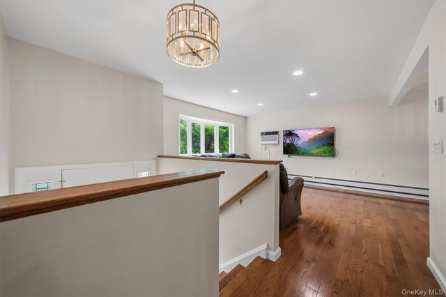 2 Harvest Hill Lane, Middletown, NY 10940