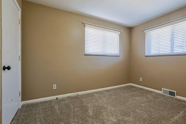 22 Sycamore Drive, Florence, KY 41042