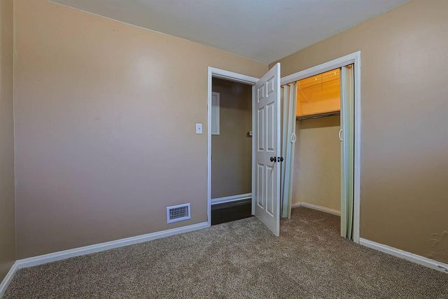 22 Sycamore Drive, Florence, KY 41042