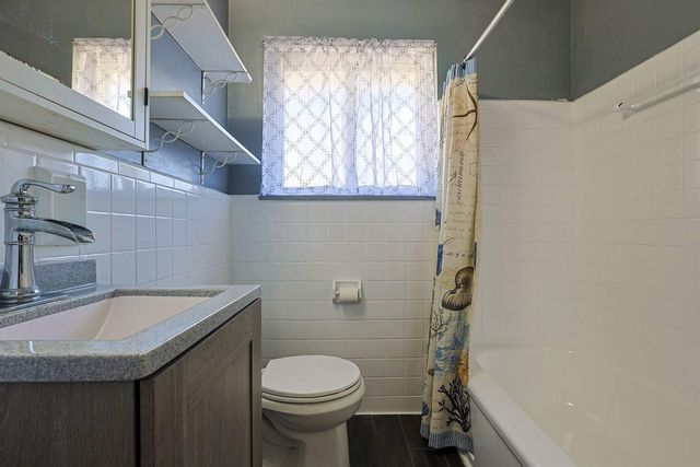 22 Sycamore Drive, Florence, KY 41042