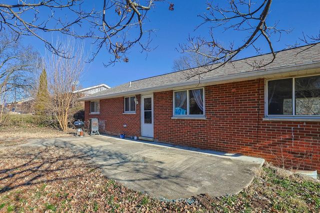 22 Sycamore Drive, Florence, KY 41042