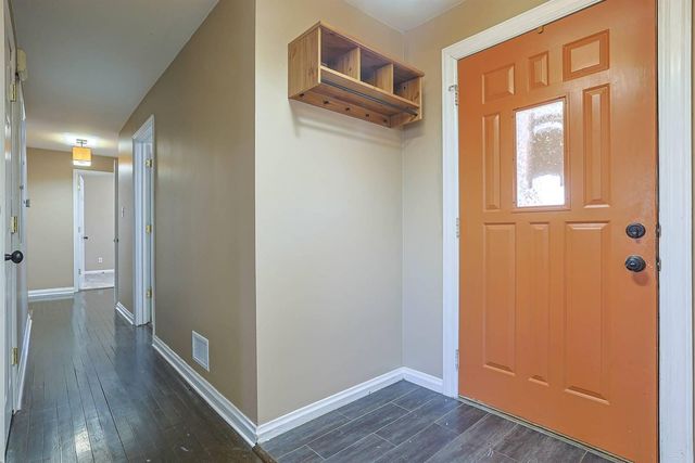 22 Sycamore Drive, Florence, KY 41042