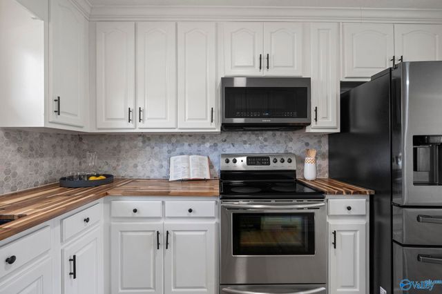 4212 NW Lakeview Drive, Huntsville, AL 35810