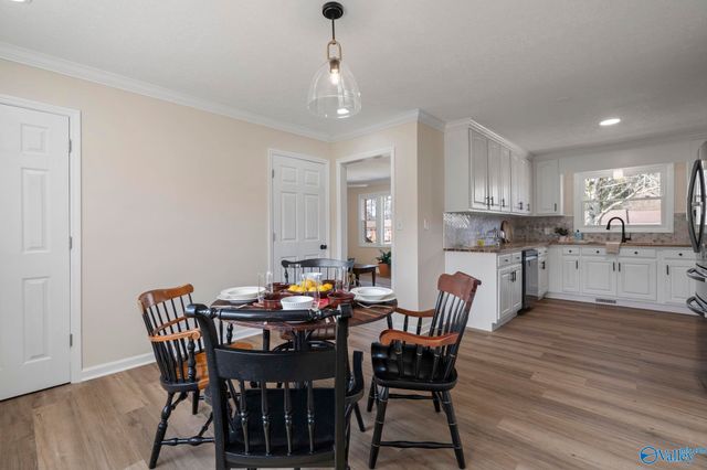 4212 NW Lakeview Drive, Huntsville, AL 35810