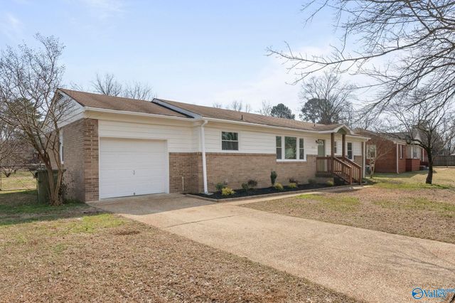 4212 NW Lakeview Drive, Huntsville, AL 35810