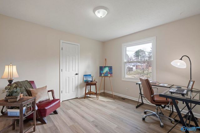 4212 NW Lakeview Drive, Huntsville, AL 35810