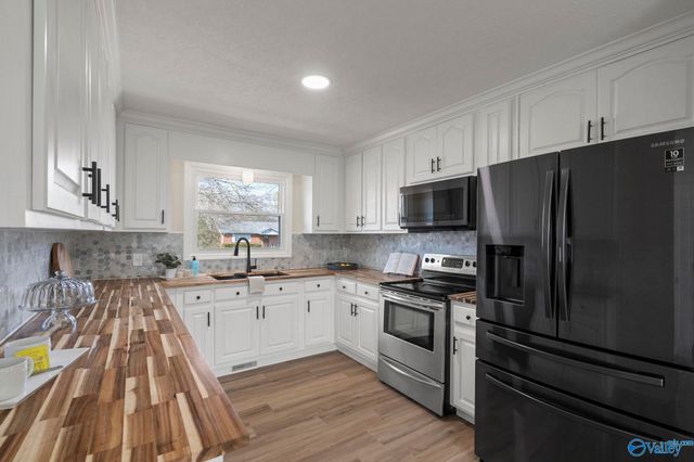 4212 NW Lakeview Drive, Huntsville, AL 35810