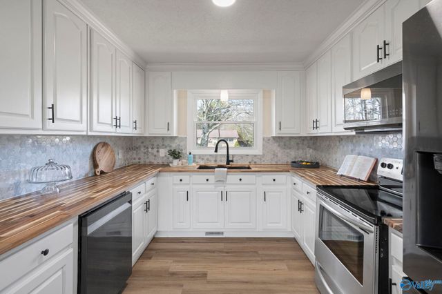 4212 NW Lakeview Drive, Huntsville, AL 35810