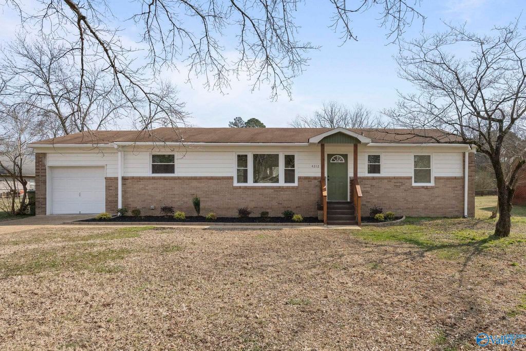 4212 NW Lakeview Drive, Huntsville, AL 35810