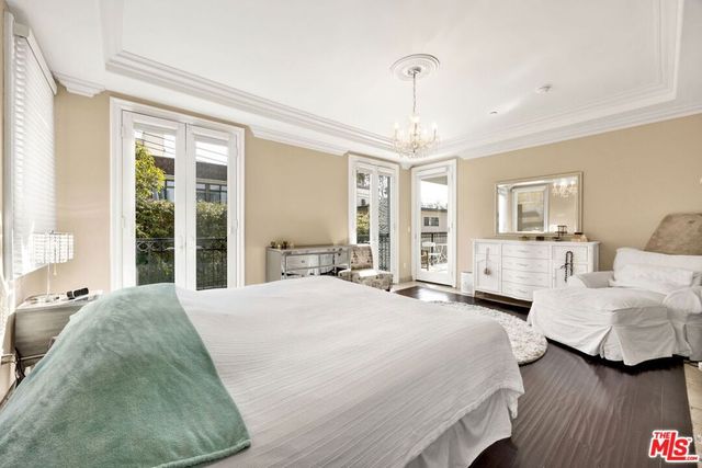 11952 Montana Avenue 303, Los Angeles, CA 90049