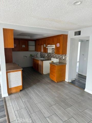 16970 Marygold 62, Fontana, CA 92335