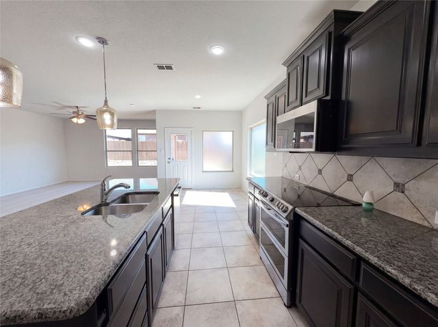 13824 Langston Lake Road, Fort Worth, TX 76262