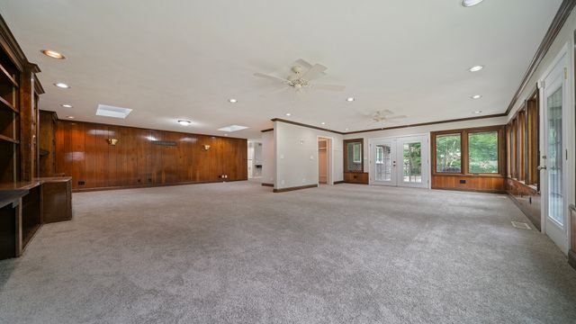5809 Inverness Drive, Rockford, IL 61107