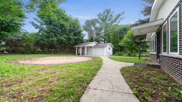 5809 Inverness Drive, Rockford, IL 61107