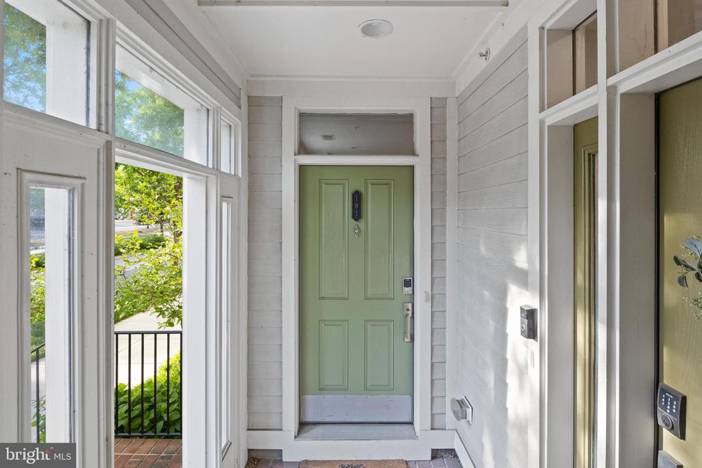 2215 RICHMOND HWY #101, Alexandria, VA 22301
