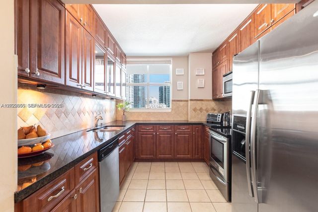1250 S Miami Ave 2214, Miami, FL 33130