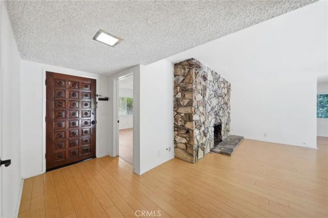 5154 Crown Avenue, La Canada Flintridge, CA 91011