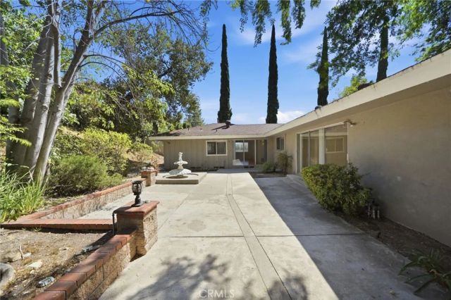5154 Crown Avenue, La Canada Flintridge, CA 91011