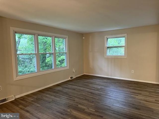 2605 NAAMANS RD, Wilmington, DE 19803