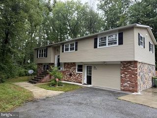 2605 NAAMANS RD, Wilmington, DE 19803