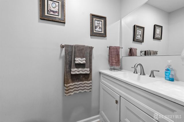 46 Parsler Place, Fords, NJ 08863